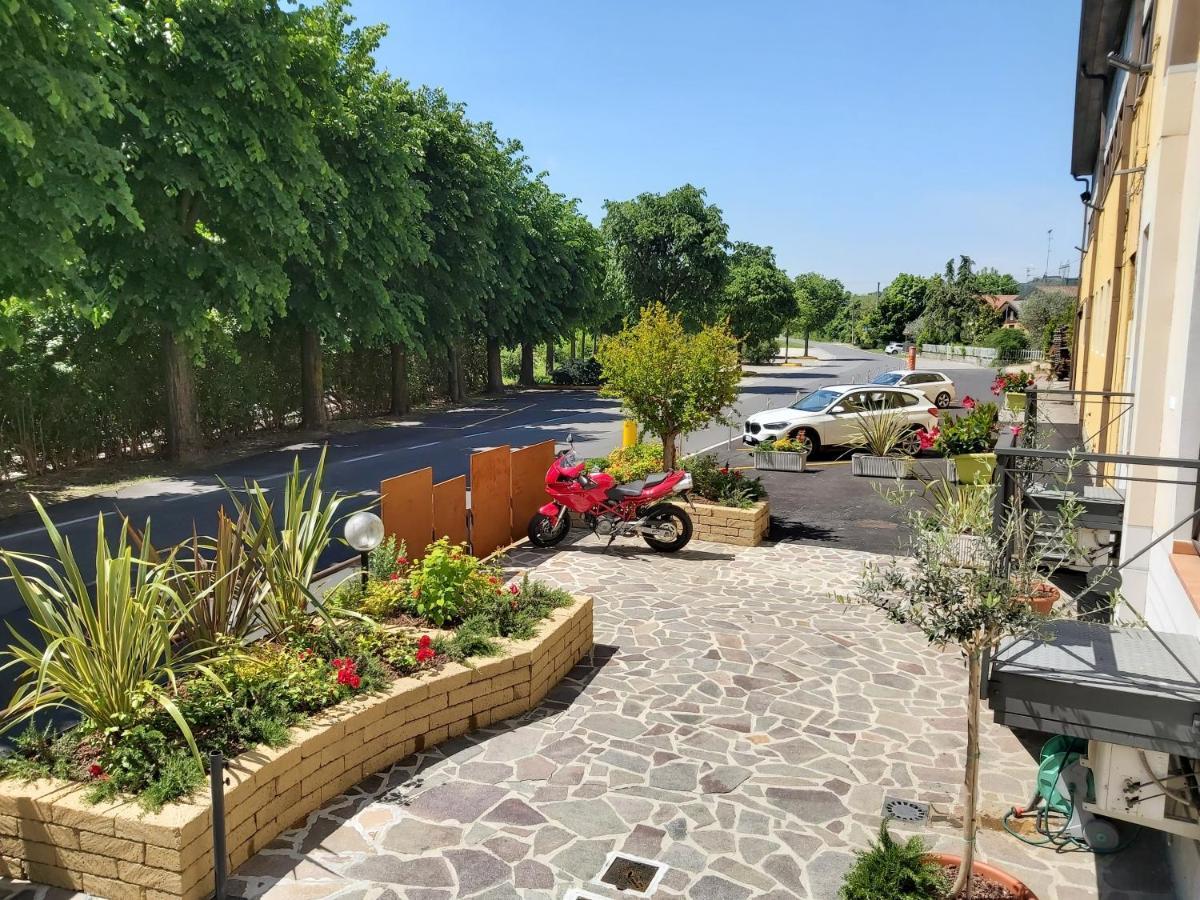Hotel La Passeggiata Desenzano del Garda Extérieur photo