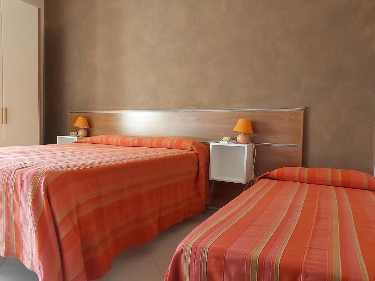 Hotel La Passeggiata Desenzano del Garda Extérieur photo