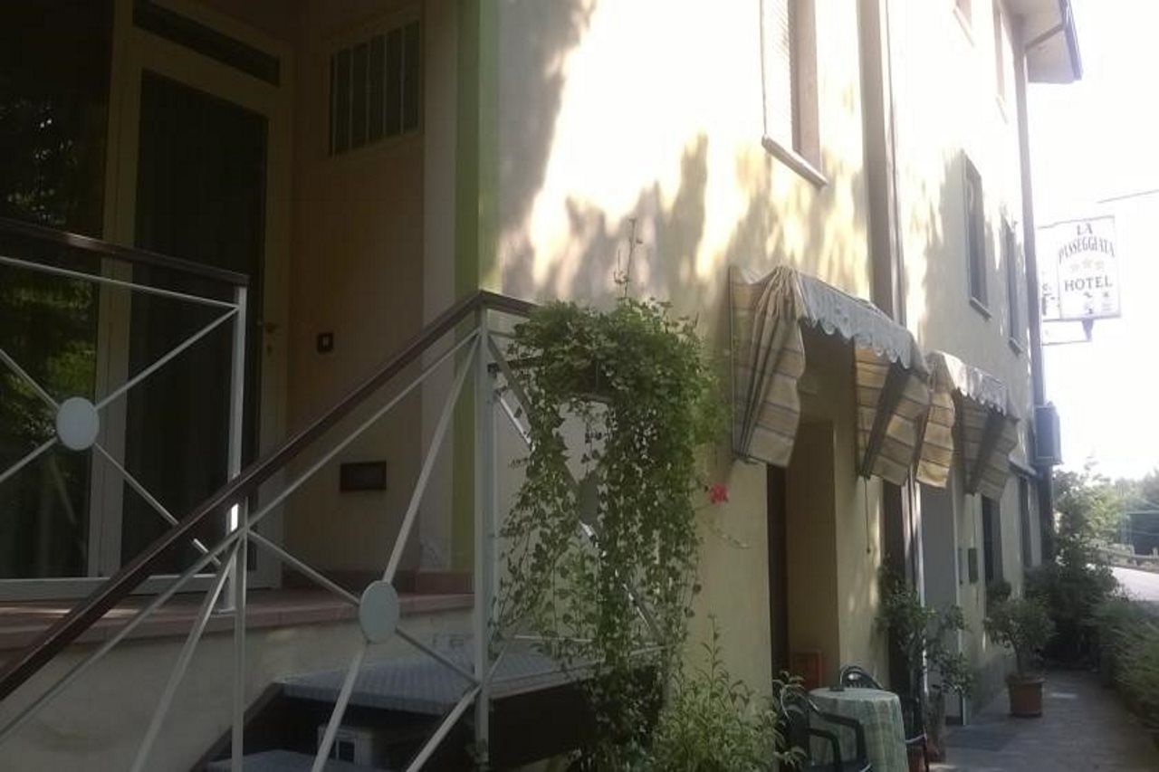 Hotel La Passeggiata Desenzano del Garda Extérieur photo