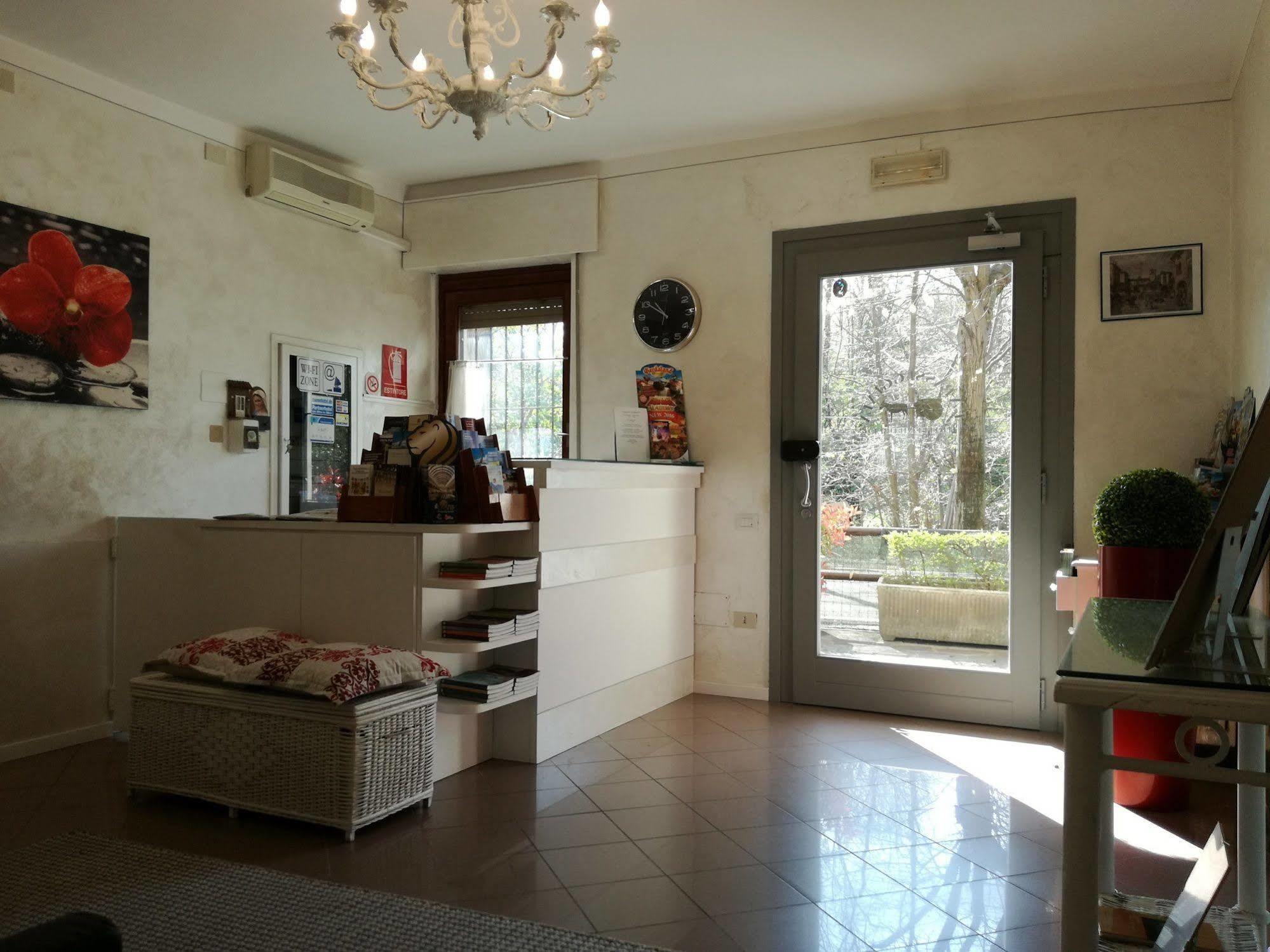 Hotel La Passeggiata Desenzano del Garda Extérieur photo