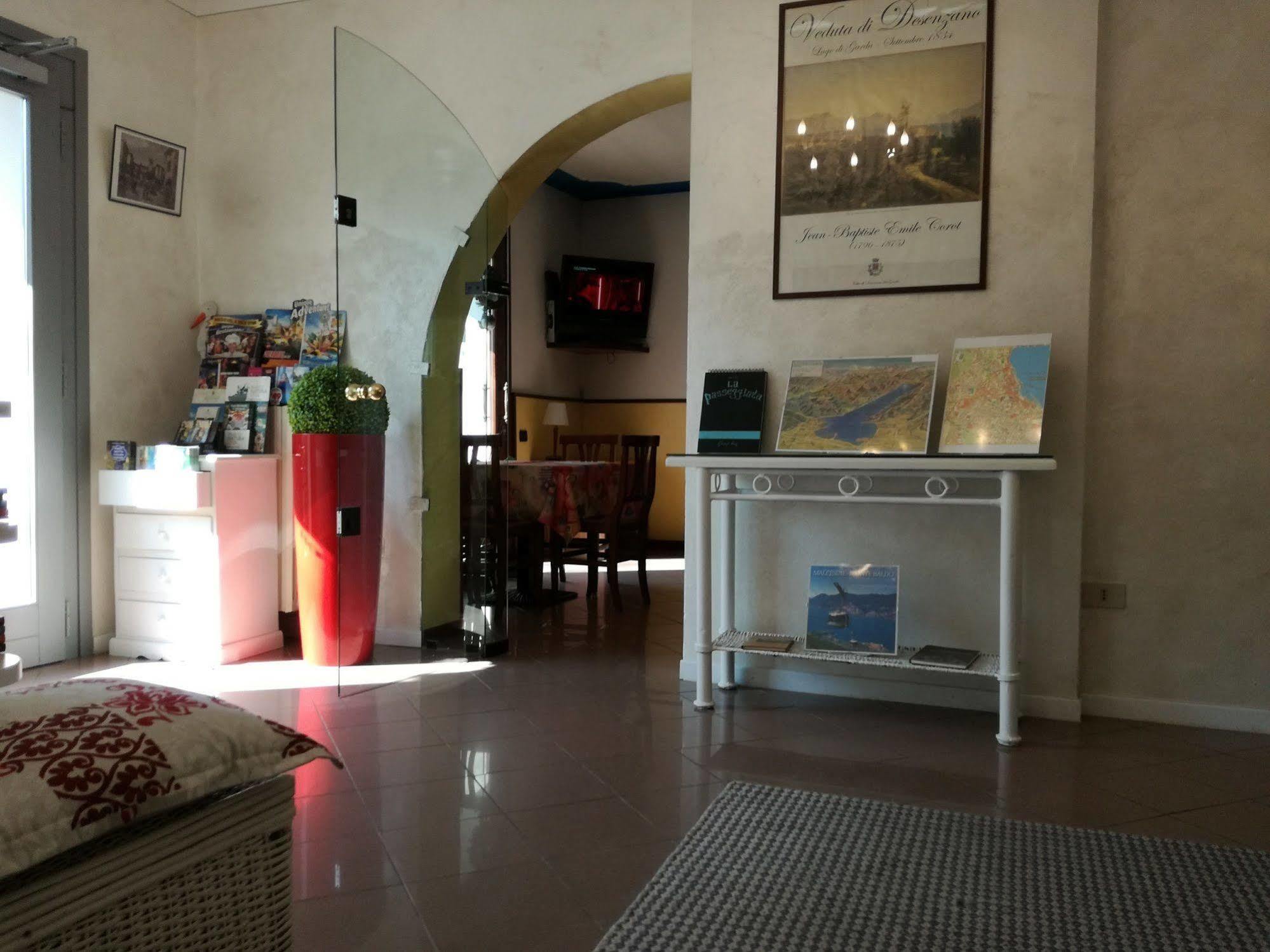 Hotel La Passeggiata Desenzano del Garda Extérieur photo